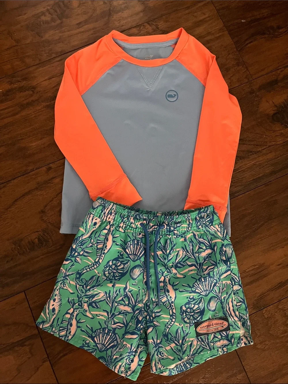 Vineyard Vines Rashguard shirt and swim trunks